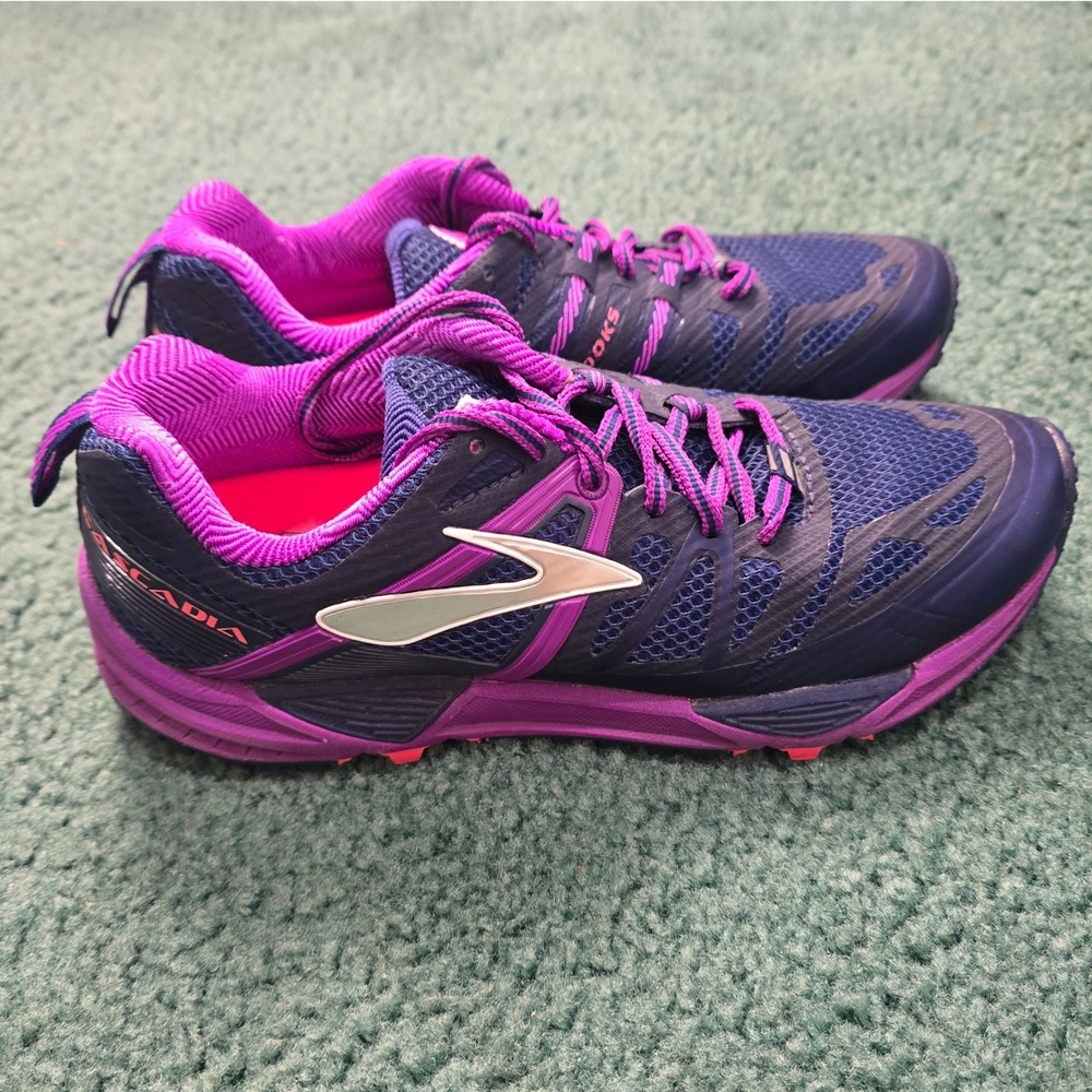 Brooks Cascadia 10 Women Sz 8.5 Trail Running Shoes Purple Navy Pink  1201811B